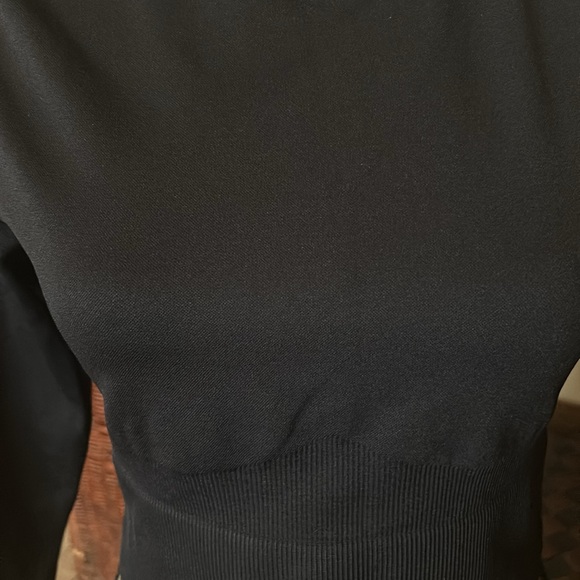 Pink vs control crop top size medium workout compression new - Picture 16 of 17